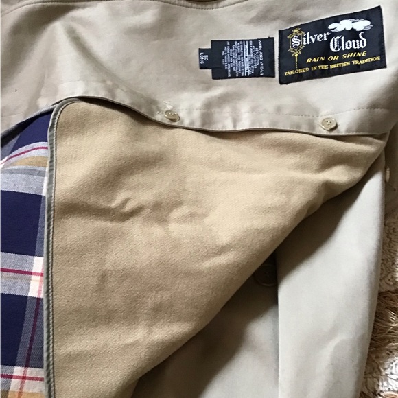 Vintage Silver Cloud Rain/Shine Trenchcoat - Picture 3 of 5